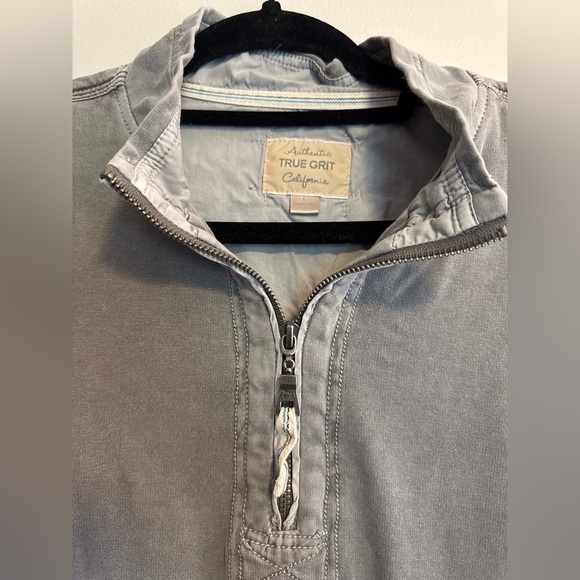 Men's Gray True Grit Quarterzip - Picture 2 of 3